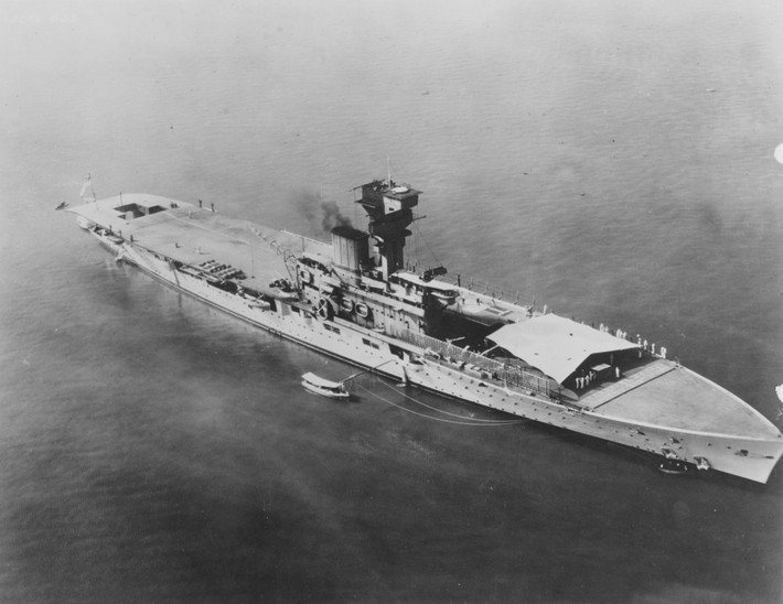 Sau 100 năm, khi chiếc tàu sân bay đầu tiên HMS Hermes được chế tạo, các cường quốc hải quân lớn vẫn đang tiếp tục đóng mới loại tàu nay. Tàu sân bay, không chỉ là một tàu chiến truyền thống, mà có vai trò đặc biệt quan trọng, được xem căn cứ không quân trên biển. Ảnh: Reddit.