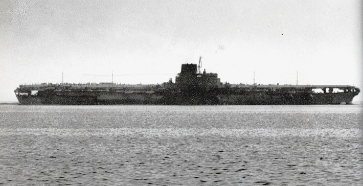 Đi theo vết xe đổ của 2 thiết giáp hạm lớp Ise là chiếc tàu sân bay Shinano. Shinano là một trong 5 thiết giáp hạm lớp Yamato nổi tiếng. Shinano được đóng vào tháng 5/1940, nhưng việc chế tạo bị ngưng lại vào mùa hè năm 1941 để tập trung nhân lực và nguồn lực cho chiến tranh. Sau tổn thất đầy thảm họa trong trận Midway, Nhật Bản đã quyết định cải biến chiếc Shinano thành một tàu sân bay.