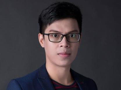 Ngô Hoàng Gia Khánh (29 tuổi, Bán lẻ và Thương mại điện tử) là giám đốc Tài chính và Phát triển của Tiki - một trong những cái tên nổi bật tại Việt Nam trong ngành thương mại điện tử. Từ khi còn là sinh viên, Ngô Hoàng Gia Khánh đã đạt giải nhất cuộc thi "Thử sức nhà tuyển dụng 2010" và tuyển thẳng vào "Deloitte Graduate Program", theo Today's Voice. Ảnh: Forbes.