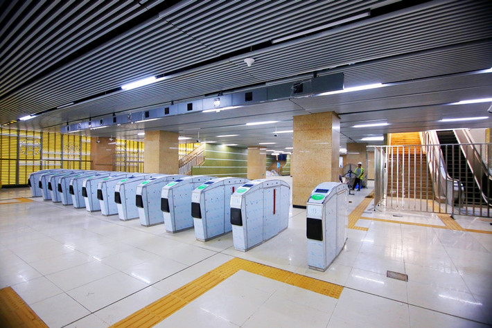 Với những ưu điểm và đặc trưng rất riêng, Đường sắt trên cao Cát Linh - Hà Đông hứa hẹn sẽ mang đến một phương thức vận tải hành khách công cộng (VTHKCC) mới mẻ, hiện đại, tiện ích và hiệu quả cho Thủ đô Hà Nội. 