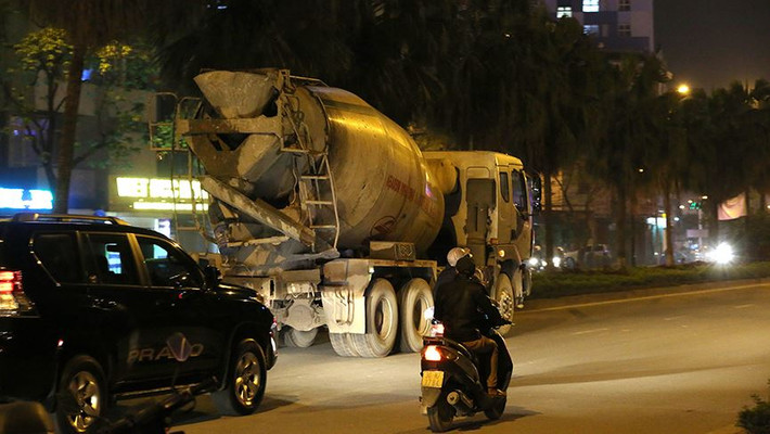 Xe chở bê tông thường xuyên xuất hiện trên đường phố.