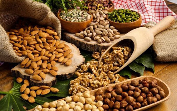 2. Ăn ngũ cốc nguyên hạt càng nhiều càng tốt. Ngũ cốc nguyên hạt có lợi cho sức khỏe. Ăn đúng cách, ngũ cốc giúp giảm nguy cơ mắc bệnh tim mạch, tiểu đường loại 2, cải thiện chức năng tiêu hóa...