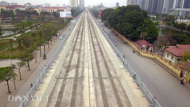 Đến thời điểm hiện tại, tiến độ dự án đường sắt đô thị Nhổn - ga Hà Nội về tổng thể đã đạt 48%, trong đó cơ bản đã hoàn thành thi công 98% tuyến đoạn trên cao và 60% việc xây dựng các ga trên cao. Phần công việc còn lại là các ga hoàn thiện phần kiến trúc và kết cấu mái để có mặt bằng lắp đặt thiết bị thang cuốn, thang máy.