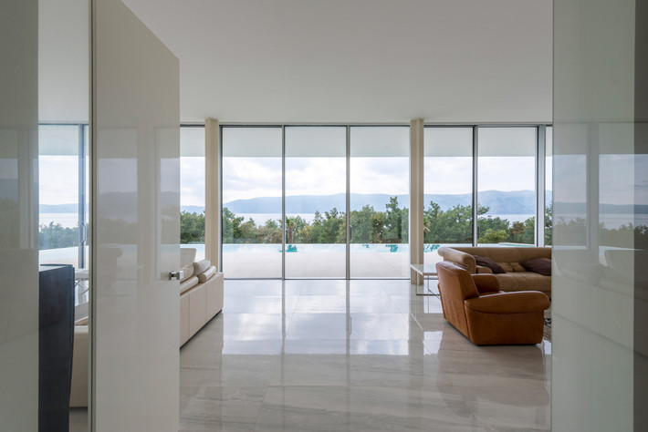 Nội thất ngôi nhà được trang bị đầy đủ, tiện nghi. Ảnh: Dezeen.