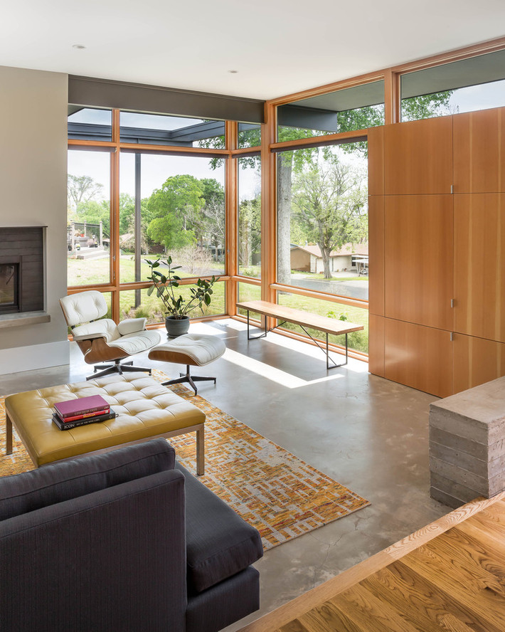 Paramount Residence nằm nép mình bên rìa của một đỉnh đồi ở phía Nam Austin, mang đến tầm nhìn tuyệt vời, đồng thời cũng bảo đảm sự riêng tư tuyệt đối.