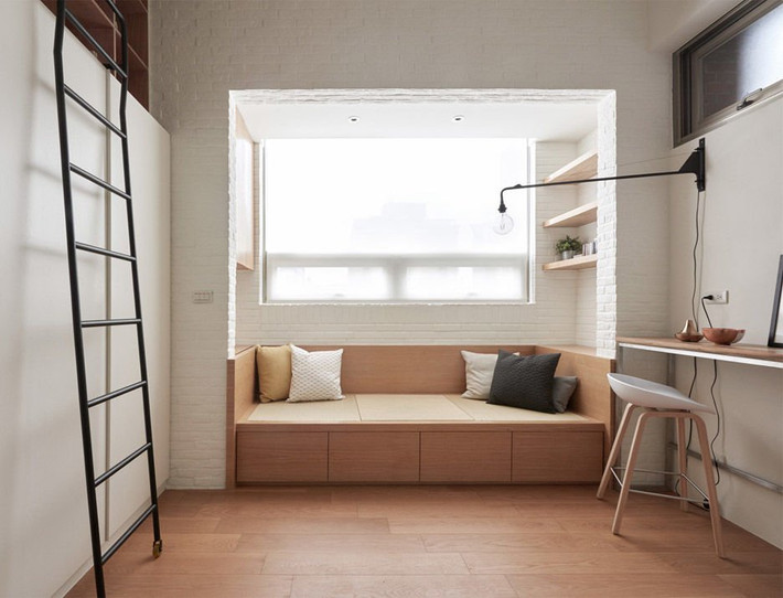 Những tông màu trắng và sáng rất phù hợp với những chung cư 20m2 như thế này. Ảnh: ancu.