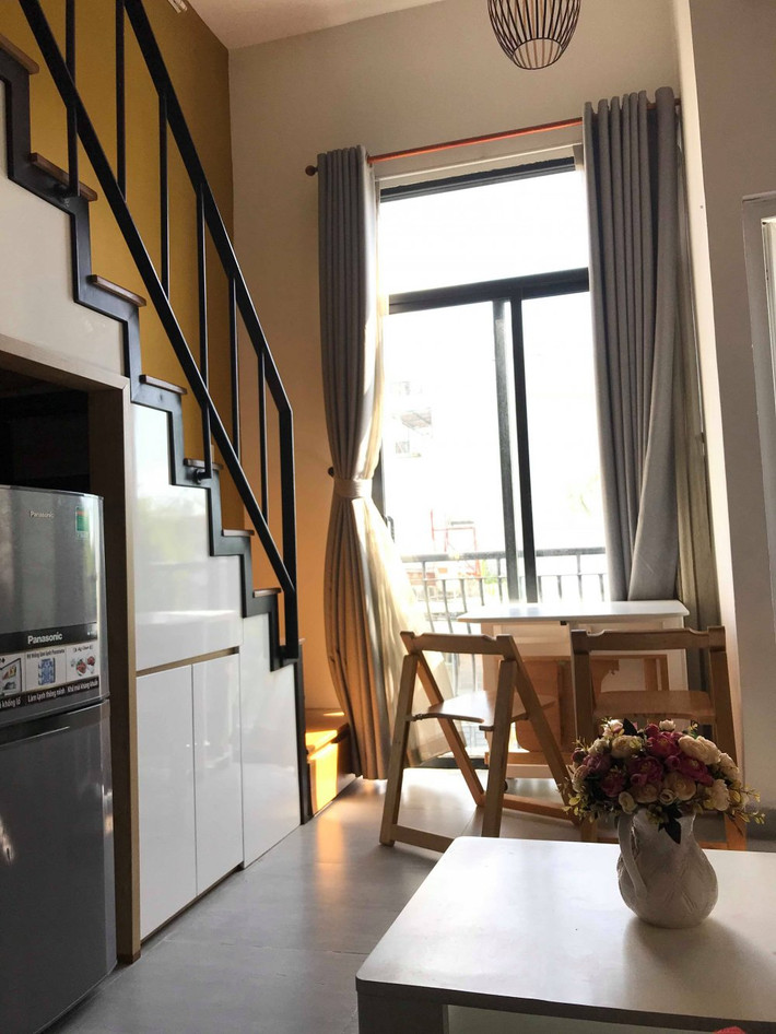 Điểm chung của những căn hộ 20m2 chính là việc sử dụng những nội thất như giường, tủ, bàn ghế…thông minh. Ảnh: vatgia.