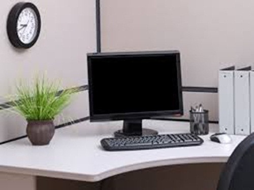 Giữ không gian làm việc ngăn nắp, sạch sẽ. Một không gian thoáng mát và gọn gàng sẽ tạo cảm hứng hơn cho công việc. Vì thế mà bớt chút thời gian sắp xếp mọi thứ gọn gàng, lau chùi bàn làm việc sạch sẽ sau kỳ nghỉ Tết dài ngày.