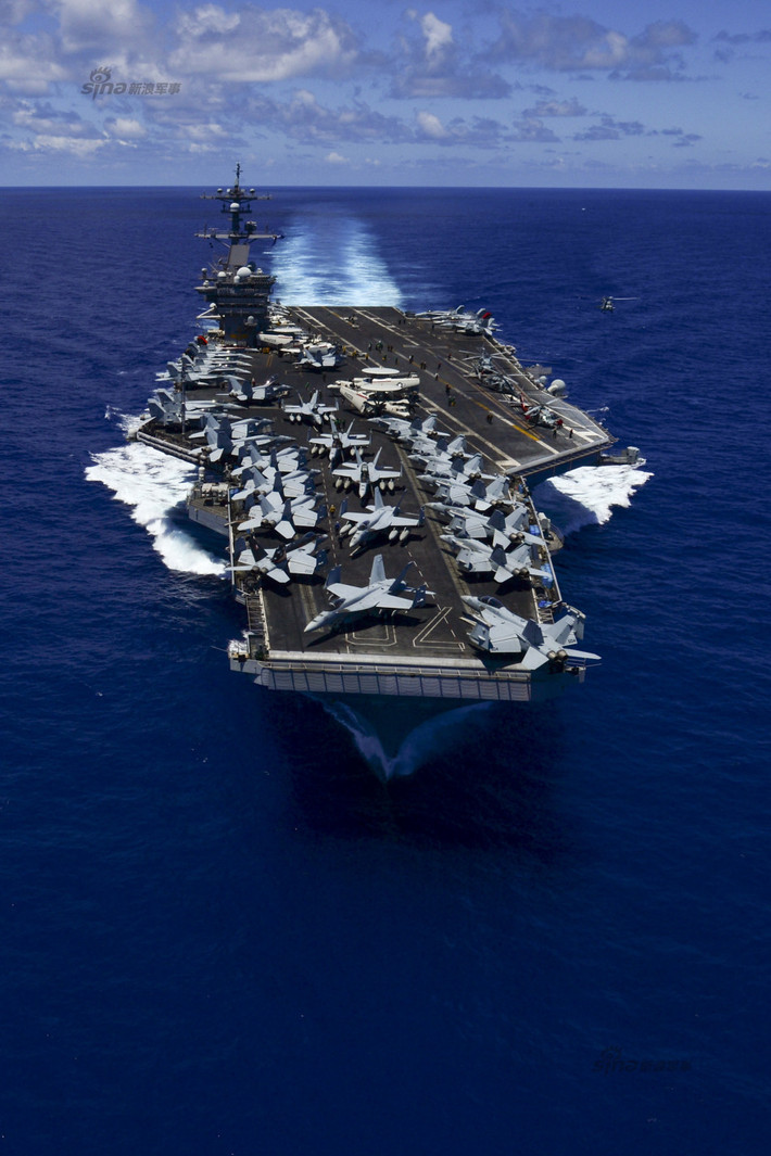 Trong thời gian triển khai tới Trung Đông chống IS vừa qua, tàu sân bay USS Carl Vinson đã thực hiện 12.300 nhiệm vụ, trong đó có 2.382 nhiệm vụ chiến đấu. Từ tàu sân bay các tiêm kích hạm đã dội hơn 500 tấn bom vào lực lượng phiến quân IS.