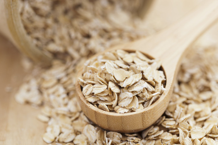 Chất xơ có trong bột yến mạch có tên là beta-glucan giúp bạch cầu tăng khả năng loại bỏ vi khuẩn có hại và nâng cao hệ miễn dịch giúp chống các loại bệnh tật. Ảnh: Dongvugroup.