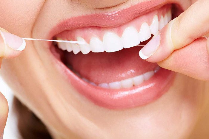 Chúng ta chỉ làm sạch 40% bề mặt răng nếu không dùng chỉ nha khoa. (Nguồn Khoahoc)