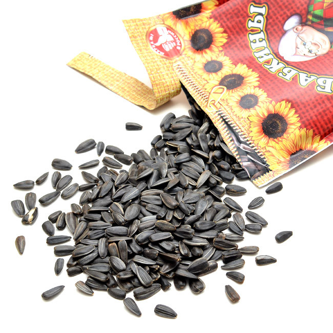Hạt hướng dương chứa nhiều chất dinh dưỡng có lợi cho sức khỏe con người như protein, caroten, canxi, sắt, phospho và nhiều loại vitamin. (Nguồn Cungmua)