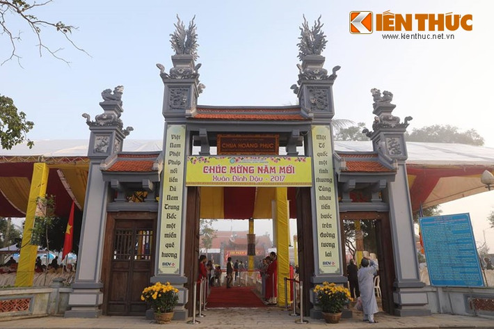Chùa Hoằng Phúc tọa lạc tại thôn Thuận Trạch, xã Mỹ Thủy, huyện Lệ Thủy, tỉnh Quảng Bình, vùng đất địa linh nhân kiệt, quê hương của nhiều nhân tài kiệt xuất.