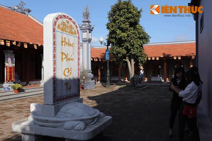 Ông Lê Hữu Bình, Chánh Văn phòng, Văn phòng HĐND&UBND huyện Lệ Thủy, cho biết người dân địa phương gọi là chùa Trạm hay chùa Quan.