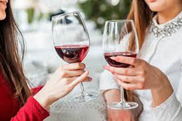 Quá trình chuyển hóa sẽ tạo ra nhiều loại chất có hại cho gan. Cụ thể, uống rượu bia vào buổi sáng làm tăng nguy cơ men gan cao, gan nhiễm mỡ, viêm gan, xơ gan thậm chí là ung thư gan.