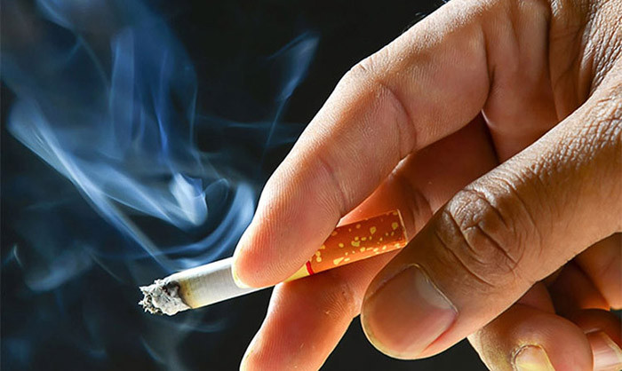 Do gan luôn cần có đủ máu và chất dinh dưỡng để duy trì trạng thái khỏe mạnh nên việc làm này sẽ khiến gan hoạt động kém hiệu quả, suy giảm do thiếu máu cục bộ. Do đó, nếu muốn duy trì chức năng gan bình thường, hãy tránh xa thuốc lá, không nên hút thuốc, đặc biệt là ngay khi thức dậy vào buổi sáng.