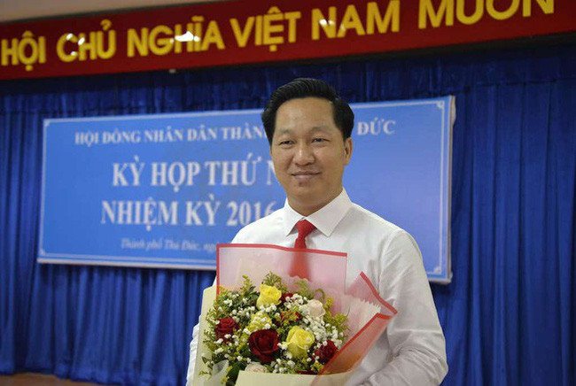 Sáng nay 22/1, tại kỳ họp thứ nhất HĐND TP Thủ Đức nhiệm kỳ 2016-2021. Ông Hoàng Tùng (sinh năm 1980) đã được bầu giữ chức vụ Chủ tịch UBND TP Thủ Đức nhiệm kỳ 2016-2021.
