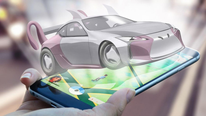Mewtwo (tên có nghĩa là "Mew đời thứ hai") xuất phát từ sự tồn tại của nó như một bản sao di truyền của Mew gốc. MewTwo được xây dựng rất khác so với Mew, xuất hiện với một loại mèo có hai chân lớn, cơ thể màu trắng, đuôi và phần bụng có màu tím, đầu mèo, và một phần liên kết từ đầu tới sau cổ. Hình ảnh chiếc xế hộp hạng sang Lexus LC500 gắn liền với Mewtwo.