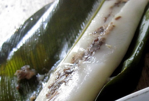 Bánh lá răng bừa xứ Thanh. Dù có nhiều món ăn ngon trên mâm cỗ Tết cổ truyền nơi đây, nhưng luôn có thêm đĩa bánh lá răng bừa. Ảnh: saigonamthuc