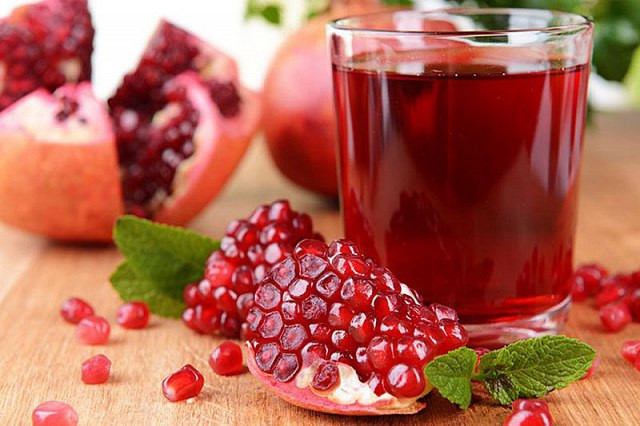 Người dân Thổ Nhĩ Kỳ cho rằng hạt lựu tượng trưng cho khả năng sinh sản và sự dồi dào, tài lộc cho năm mới. Ảnh: a4vn.