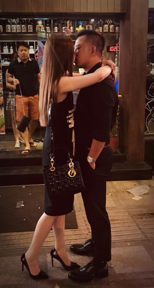 Sau thời gian kín tiếng, cuối năm 2018, nữ ca sĩ thừa nhận có thai và đã sinh con trai tại Mỹ.