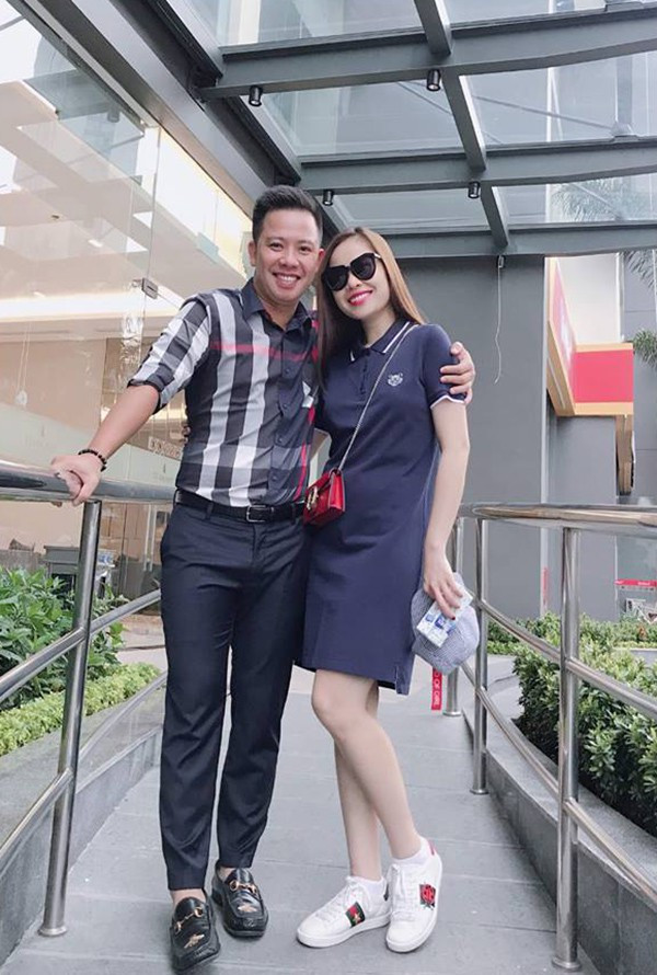 Theo Thời Đại, ông xã của Giang Hồng Ngọc là một doanh nhân có tiếng. Anh sinh ra, lớn lên tại Thái Bình nhưng làm việc ở TP HCM và nước ngoài.