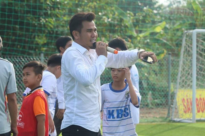Cựu tuyển thủ U23 Việt Nam sáng chói một thời vẫn làm nhiệm vụ chính là truyền niềm đam mê bóng đá cho thế hệ trẻ.