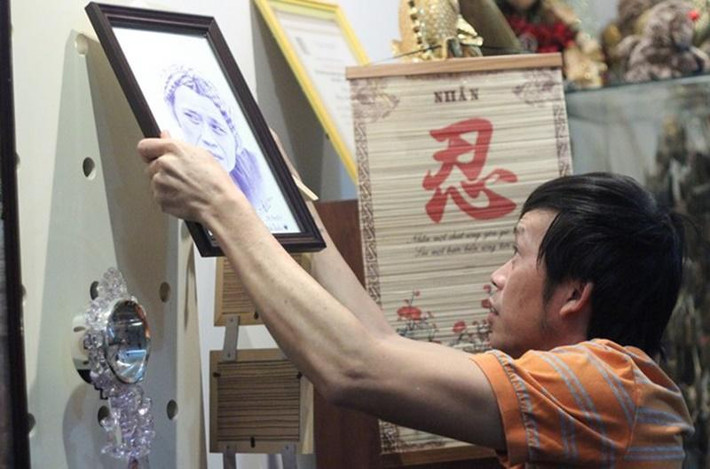 Sở hữu nhà thờ Tổ trăm tỷ, cát-sê cao thuộc hàng top nhưng nhà riêng của Hoài Linh lại khá đơn giản, không hào nhoáng.