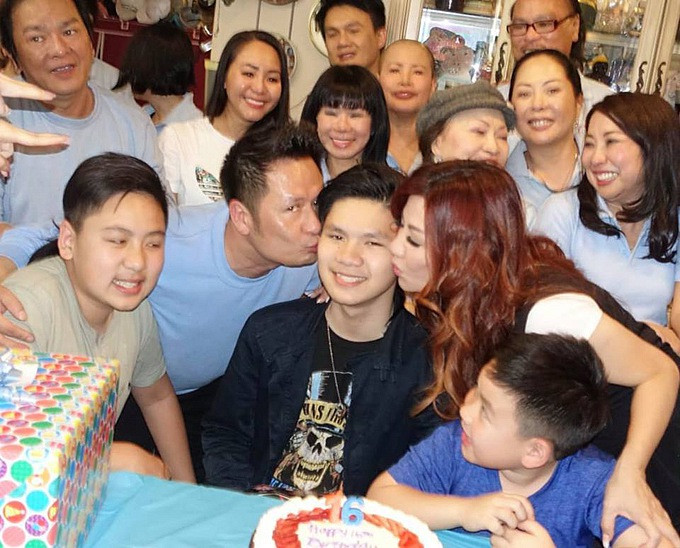 Vụ ly hôn của Bằng Kiều và vợ cũ được xem là "của hiếm" trong showbiz khi cả hai vẫn xem nhau như những người bạn thân thiết.