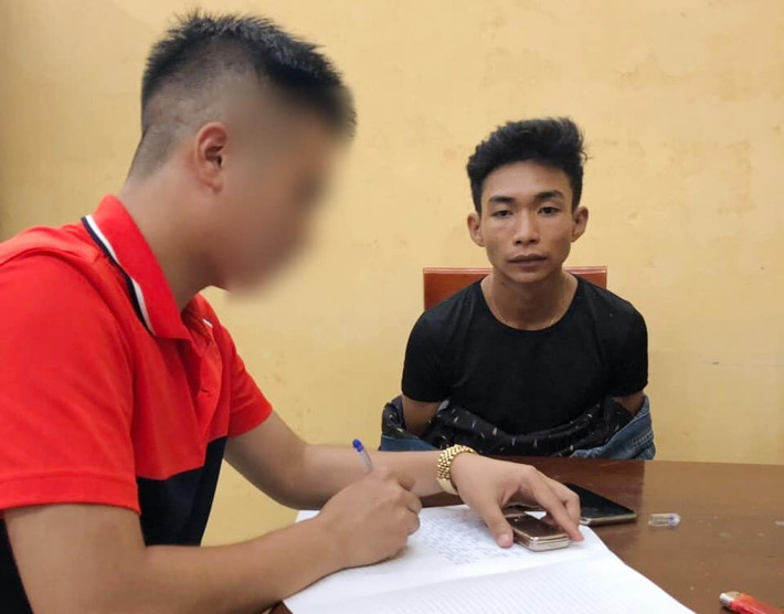 Tại đây Giáp mặc cả giá xe ôm với anh Nguyễn Cao Sang (SN 2001, Vĩnh Lộc, Thanh Hóa) để yêu cầu anh Sang chở Giáp và Trường về nhà bạn ở khu vực phố Tân Phong (phường Thụy Phương, quận Bắc Từ Liêm).
