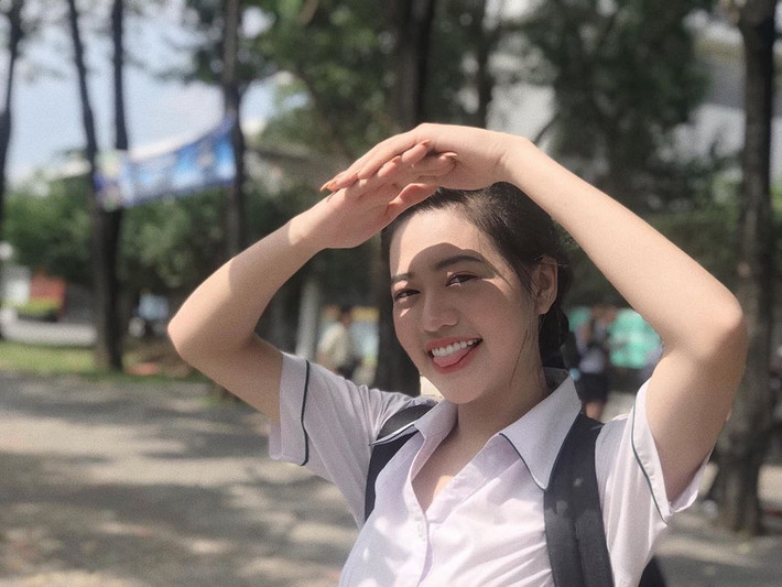 Từ năm 15 tuổi, người đẹp họ Lương đã sở hữu chiều cao 1m70.