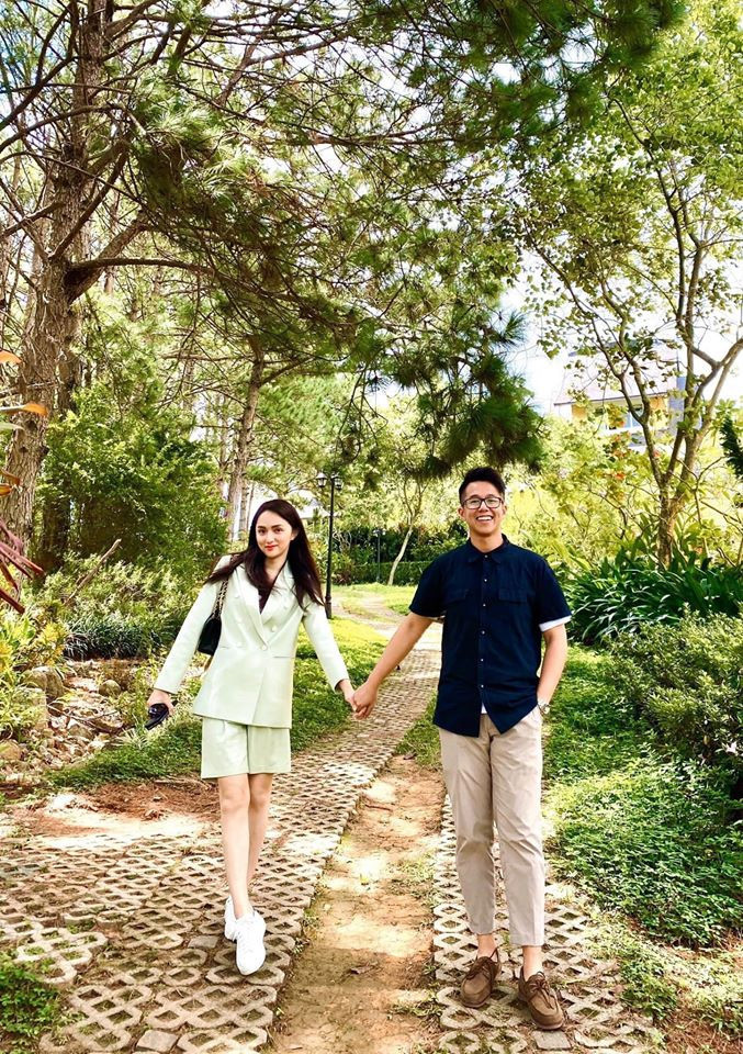 Mới đây, khi chọn CEO Matt Liu làm bạn trai trong chương trình Người ấy là ai mùa 3, mỹ nhân chuyển giới lại càng gây chú ý hơn nữa bởi Hương Giang và người yêu quá đẹp đôi.