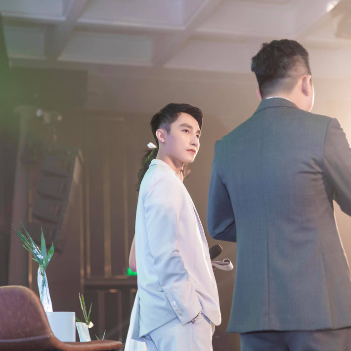 Ca sĩ Sơn Tùng chưa lên tiếng về bức ảnh bị cho là trông già như ông chú đang được lan truyền.