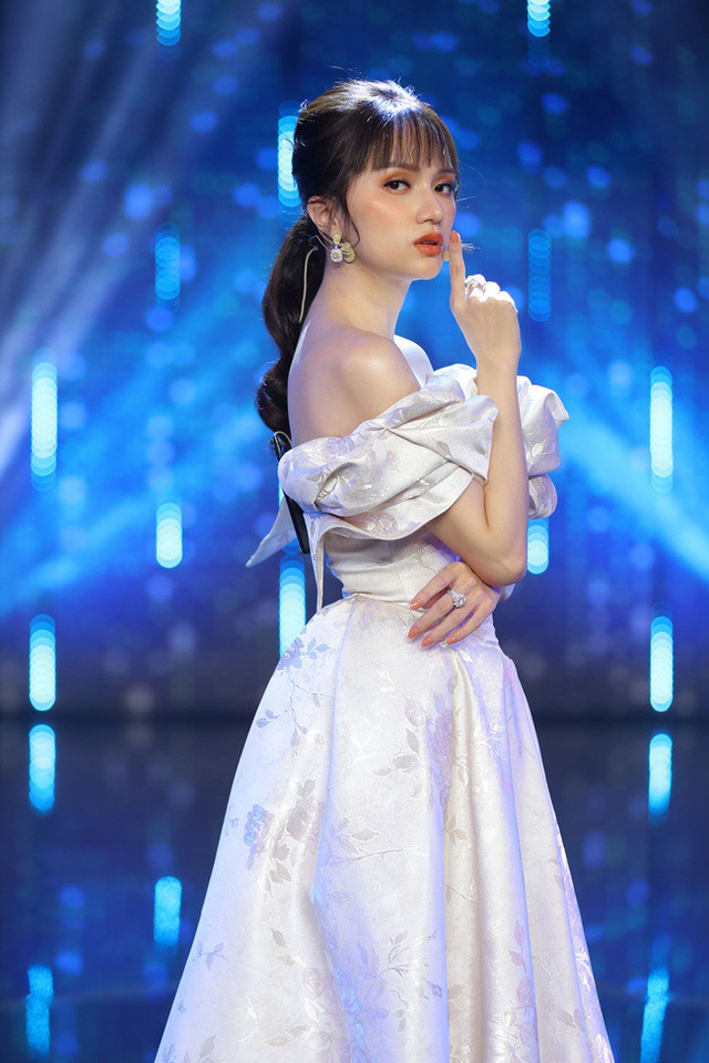 Kể từ năm 2018, cái tên Hương Giang cũng hot hơn trong showbiz và nổi tiếng trong cộng đồng LGBT.