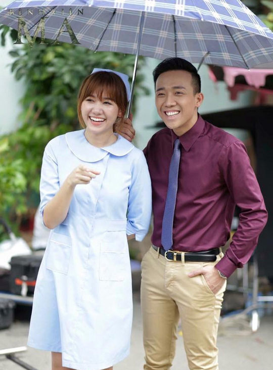 Tình yêu của hai người ban đầu vấp phải rất nhiều thị phi và bị ném đá tơi bời vì Hari Won mới chia tay Tiến Đạt chưa lâu trước đó.