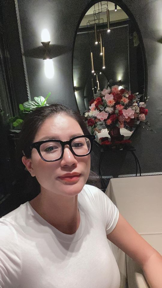 Qua sự việc gây ồn ào, Trang Trần khuyên chị em: "Đàn bà nhất định phải có nhiều tiền để làm đẹp, đánh phấn chứ không đánh ghen...". Cựu người mẫu cũng đúc kết được bài học cho riêng mình: "Chồng em mà đi bồ là em tiễn vong đi luôn, không cần đánh đấm gì cả".