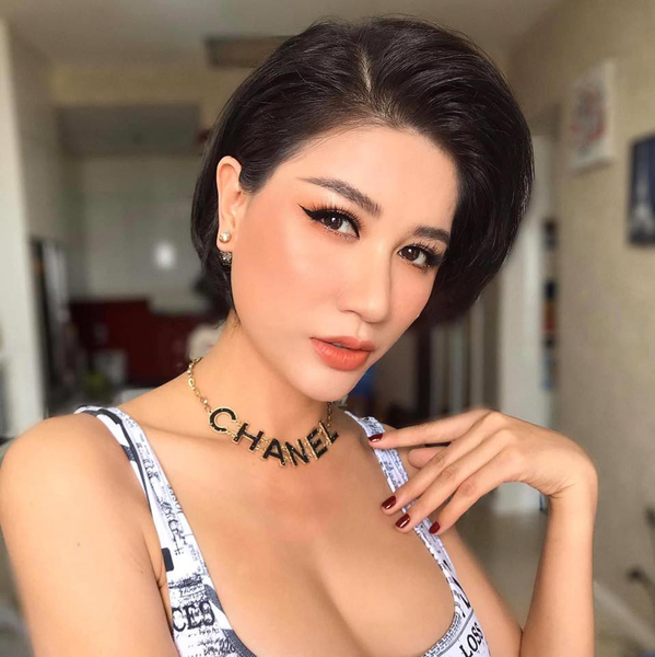 Cựu người mẫu cũng nêu quan điểm, chị em rơi vào tình cảnh này nếu trách tiểu tam 1 thì trách chồng 70, còn lại là lỗi ở bản thân.