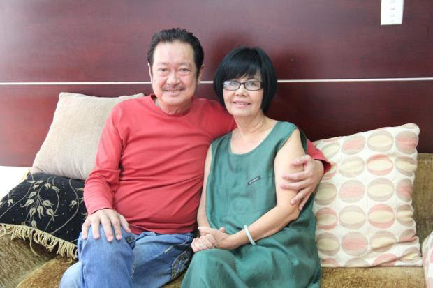 Cố tài tử từng viết về vợ: "Ai cũng có một thời thanh xuân. Thanh xuân của tôi là được ở cạnh nàng". Ảnh: VNnew.