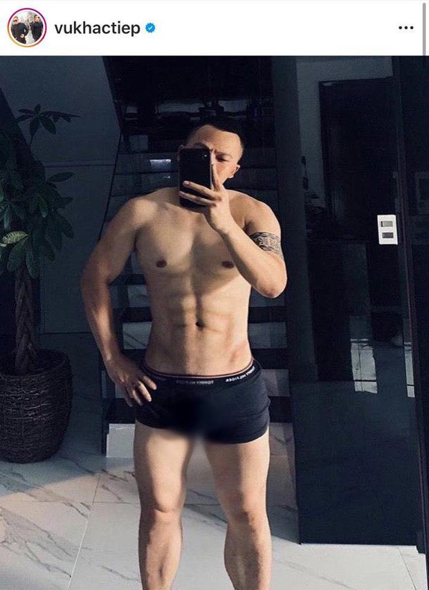 Tuy nhiên, trong một bức ảnh mới đây ông bầu họ Vũ đã bị cư dân mạng “tố” dùng photoshop quá đà.