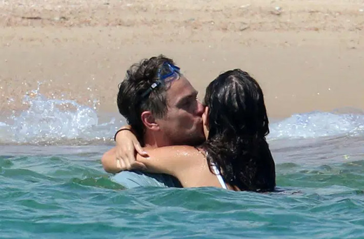Quan hệ của Leonardo DiCaprio và bạn gái ngày càng gắn bó hơn. Có tin đồn cả hai đang tính tới chuyện kết hôn.