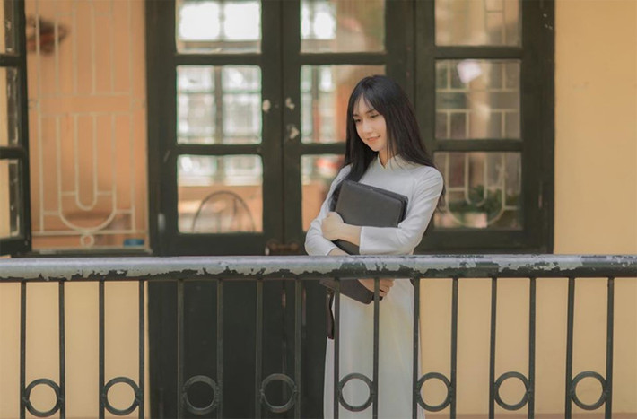 Hình ảnh Lynk Lee mặc áo dài vừa đăng lên facebook đã nhận được hàng chục ngàn lượt yêu thích, hàng ngàn lượt bình luận và chia sẻ.