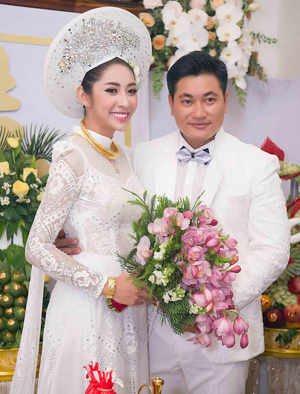 Năm 2018, Thu Thảo kết hôn với doanh nhân hơn cô 6 tuổi. Cả hai gặp nhau trên phim trường "Hồn lụa" và bắt đầu có tình cảm với nhau.