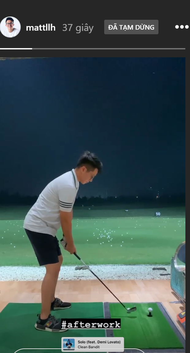 Trước đó, bạn trai Hương Giang cũng ẩn ý nói về chuyện độc thân khi đăng ảnh đánh golf kèm bài hát Solo.