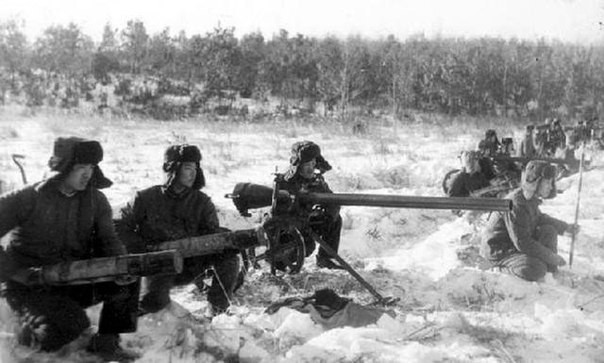 Ngày 2/3/1969, lấy lý do trả thù cho dân thường thiệt mạng, lính Trung Quốc tấn công các đồn biên phòng của Liên Xô trên đảo Trân Bảo, nằm giữa sông biên giới Ussuri, khiến 59 người thiệt mạng và 94 người khác bị thương.