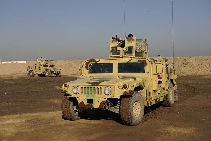Mặc dù AM General tuyên bố, việc sản xuất các mẫu M900 và M1000 Humvee đã kết thúc, nhưng họ vẫn tiếp tục sản xuất mẫu M1100, và tiếp tục được quân đội Mỹ và các quốc gia khác sử dụng. M1100 là mẫu Humvee duy nhất, có thể đáp ứng yêu cầu của Quốc hội Mỹ về lớp giáp bảo vệ bổ sung.