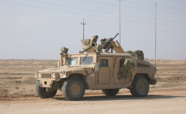 Nhưng trở ngại quan trọng nhất đối với việc chuyển giao những chiếc Humvee dư thừa, là do yêu cầu việc chuyển giao những chiếc Humvee "hàng bãi" này, không làm ảnh hưởng đến các cơ sở công nghiệp quốc phòng của Mỹ.
