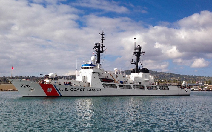 Tàu tuần duyên USCGC John Midgett (WHEC-726), thuộc Lực lượng Bảo vệ Bờ biển Mỹ. Thủy thủ đoàn gồm 24 sĩ quan và 160 thuyền viên; căn cứ đóng quân của Midgett tại Seattle, Washington và nằm dưới quyền quản lý của Tư lệnh Khu vực Thái Bình Dương.