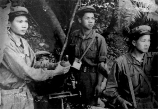 Vào đầu tháng 3, trung đội 33 người dưới sự chỉ huy của trung úy Trương Mực đã tập hợp gần ngọn núi cùng với 9 công binh. Nhóm đặc công được trang bị AK-74, súng cạc-bin SKS, thuốc nổ, lựu đạn cầm tay và 3 khẩu súng phóng lựu.