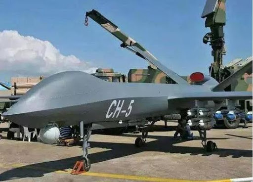 Các nhà sản xuất UAV của Trung Quốc đang “thừa thắng xông lên”, dựa trên những kinh nghiệm bán UAV CH-4B cho khách hàng Trung Đông, Tập đoàn Khoa học và Công nghệ Hàng không Vũ trụ Trung Quốc, đã phát triển UAV CH-5 lớn hơn và mạnh hơn.