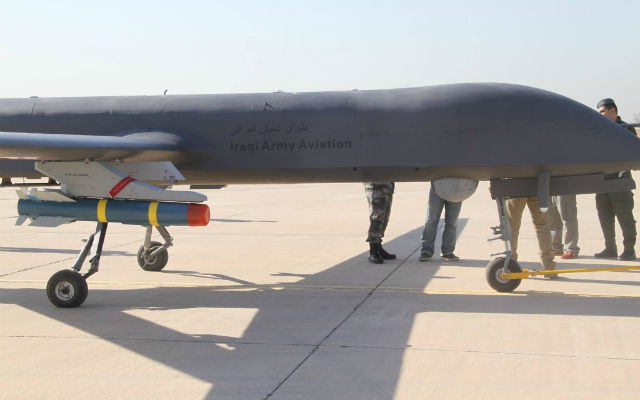 UAV CH-4B gần giống với loại UAV MQ-1 Predator do Mỹ sản xuất; một điều rất dễ đánh lừa khách hàng đó là, mặc dù là vũ khí “công nghệ cao” giá rẻ, nhưng UAV của Trung Quốc bao giờ cũng đầy đủ “option (chức năng)”, của một UAV tiên tiến nhất.
